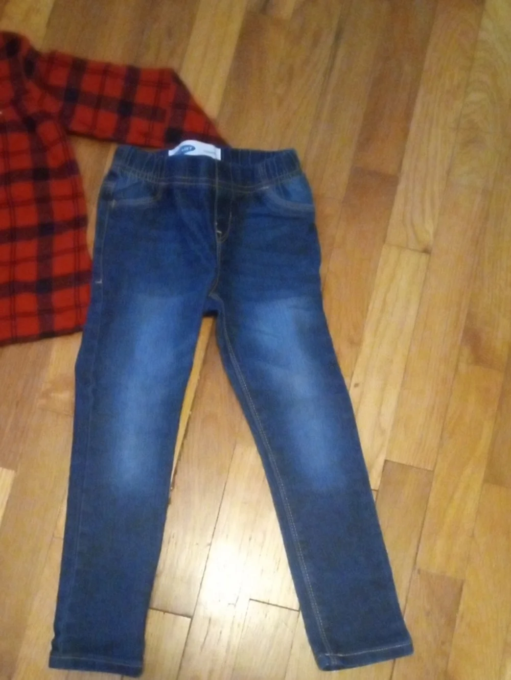 girl 5 denim jeggings with red long sleeve top